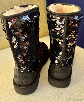 Fantastické zimní válenky zn. UGG, vel. 40 - 12