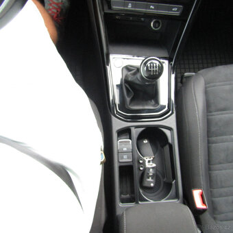 Volkswagen Touran III 1,4TSi 110kw, HIGHLINE, SUPER VÝBAVA - 12