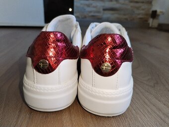 Dámské Tamaris tenisky vel 38 - 12