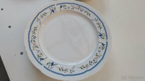 Porcelánové talíře, šálky,talířová souprava - 12