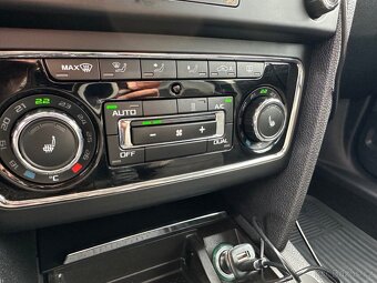 Škoda Superb 2.0TDi 4x4, DSG, WEBASTO - 12