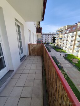 Praha - Byt 2+kk s balkonem, garážovým stáním a sklepem - 12