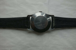 Staré, funkční, mechanické reliéfní hodinky Prim - 12