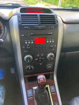 Suzuki Grand Vitara 2.0i Comfort+ benzín 103kw - 12
