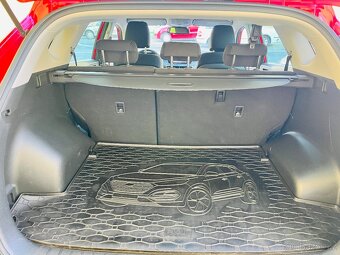 HYUNDAI TUCSON 1.6 CRDi 4x4 6 RYCHLOSTÍ VYHŘEV SEDADEL+VOLAN - 12