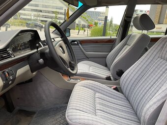 Mercedes Benz 300 D - 12