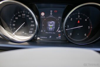 Land Rover Discovery 3.0L TD6 HSE AWD A/T - 12