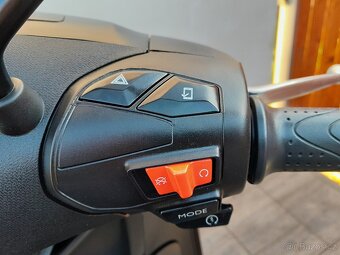Piaggio Beverly 300i HPE, 2023, TOP stav, 6000km - 12