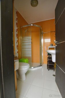 Prostorný apartmán 2kk s výhledem na bazén, jen350m od pláže - 12