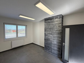 Pronájem skladovací haly o užitné ploše 1483 m², popř. 743 m - 12