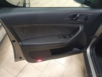 Škoda Yeti 2,0TDI CR 125kW 4x4 r.v.2011 xenony webasto - 12