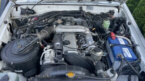 Toyota Land Cruiser HZJ 79 - 12