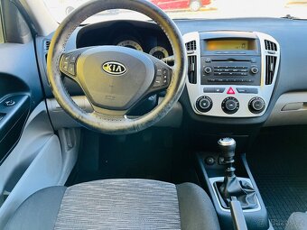 KIA CEED 1.4 i 80 kW BENZÍN MLHOVKY KLIMATIZACE - 12