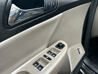 Volkswagen Passat B6 2.0 TDI 103kW 4Motion Kůže Navi Xenony - 12