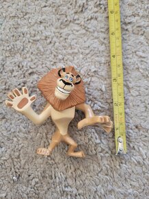 Pohádkové postavičky Bing a Madagaskar - 12