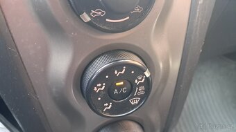 Toyota Yaris, 1.0i / Plný Servis Toyota - 12