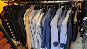 Nabízí se sklad oděvů - 12