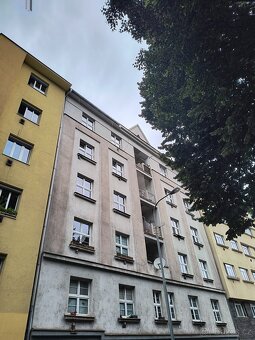 2+kk Praha 4, parkování motocyklu ve vnitrobloku - 12