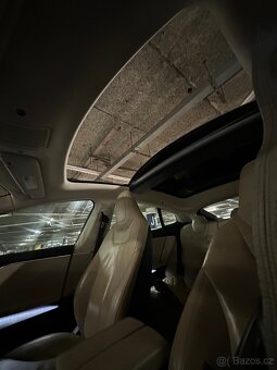 Tesla Model S - 12