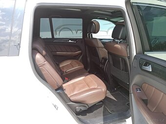 MERCEDES-BENZ GL350D AMG 7MÍST 1.MAJ - 12