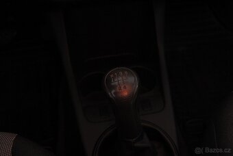 Škoda Fabia 2 kombi 1.4TDi 59kW - klimatizace - ESP - 12