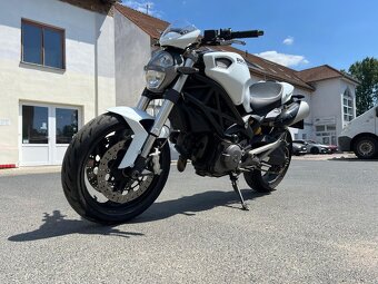 DUCATI MONSTER 696 - 12