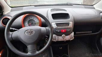 TOYOTA  AYGO 1.0i / KLIMATIZACE - 12