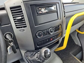 Volkswagen Crafter 2.0 TDI BUS + pro 4 invalidy, odpočet DPH - 12