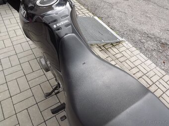 Suzuki GS 500 - 12