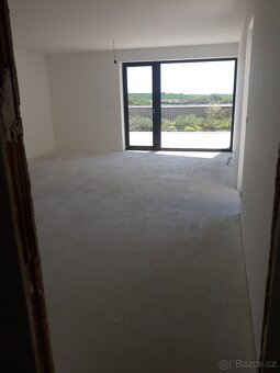 3+kk 98m2, terasa 77m2, skl.kóje 10m2 - 12
