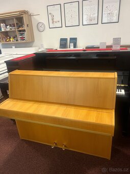 Menší piano May - Berlín se zárukou 2 roky, doprava zdarma. - 12