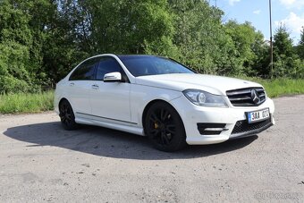 Mercedes-Benz C 350 CGI 4MATIC - 12