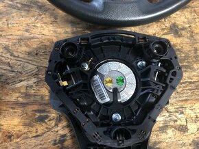 tříramenný multifunkční volant s airbagem Opel Corsa - 12
