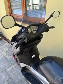 Yamaha X-MAX 125 - 12