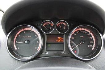 Peugeot 308 1,4i 70KW 16V, 2.maj.,ČR,STK 7/2026, r.v. 2009 - 12