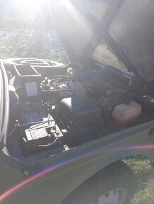Lada Niva - - 12