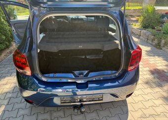 Dacia Sandero 1,0 SCe Top stav 1 Maj. Tažné benzín - 12
