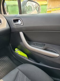 Prodam Peugeot 308 r.v. 2008 - 12