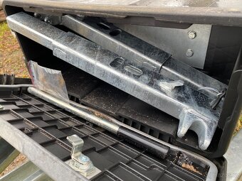 Sklápěcí přívěs za auto SEAN NUGENT 3.500Kg - 12