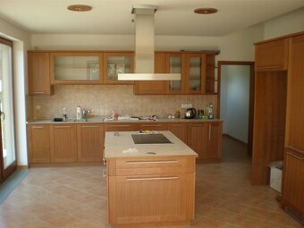 KUCHYNĚ, SKRÍNĚ,INTERIERY - 12