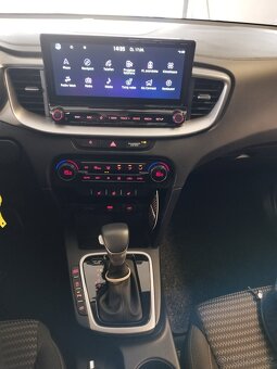 Kia Ceed SW 1.6 r.v. 11/ 2023 najeto19899 km - 12
