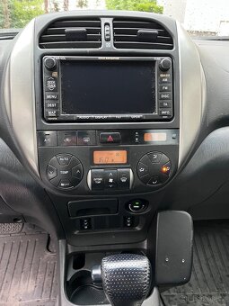 Rav4 2.0  VVTI benzin rok 2006 - 12