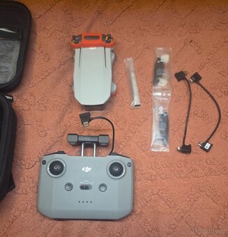 DJI Mini 2 SE (kat. C0) jako nový, 19 cyklů, pouzdro SD card - 12