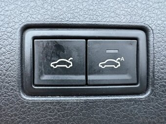 VW Passat R-line TDI 90kw DSG/webasto/kamera/panorama - 12