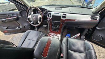Cadillac Escalade ESV - 12