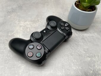PS4 Slim v krásném stavu, 1TB disk, hry (PlayStation 4) - 12