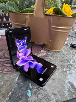 Samsung Galaxy Z Flip 3 5G - 12