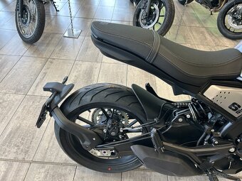 Moto Morini Seiemmezzo STR 650 2025 - 12