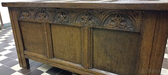 Starožitný nábytek - 12