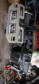 Dodge challenger 5.7 v8 díly z vozu - 12